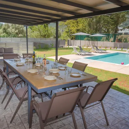 Olia ヴァシリキ