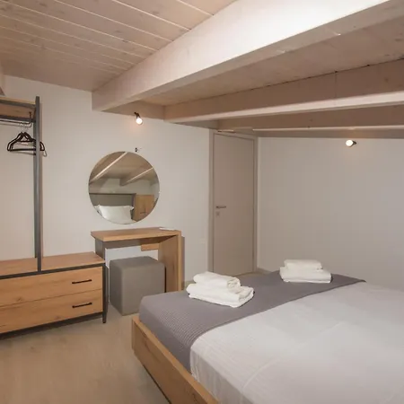 Olia * Βασιλική